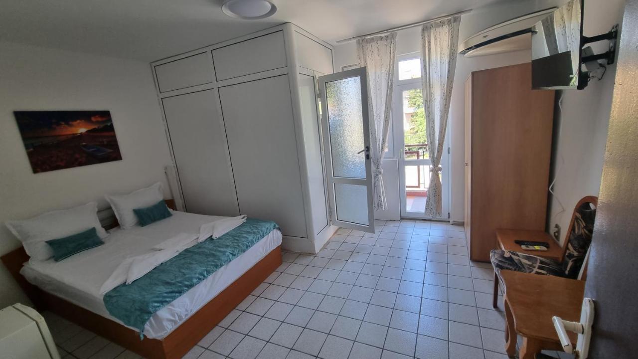 Къща За Гости Пиргос Burgas Ngoại thất bức ảnh