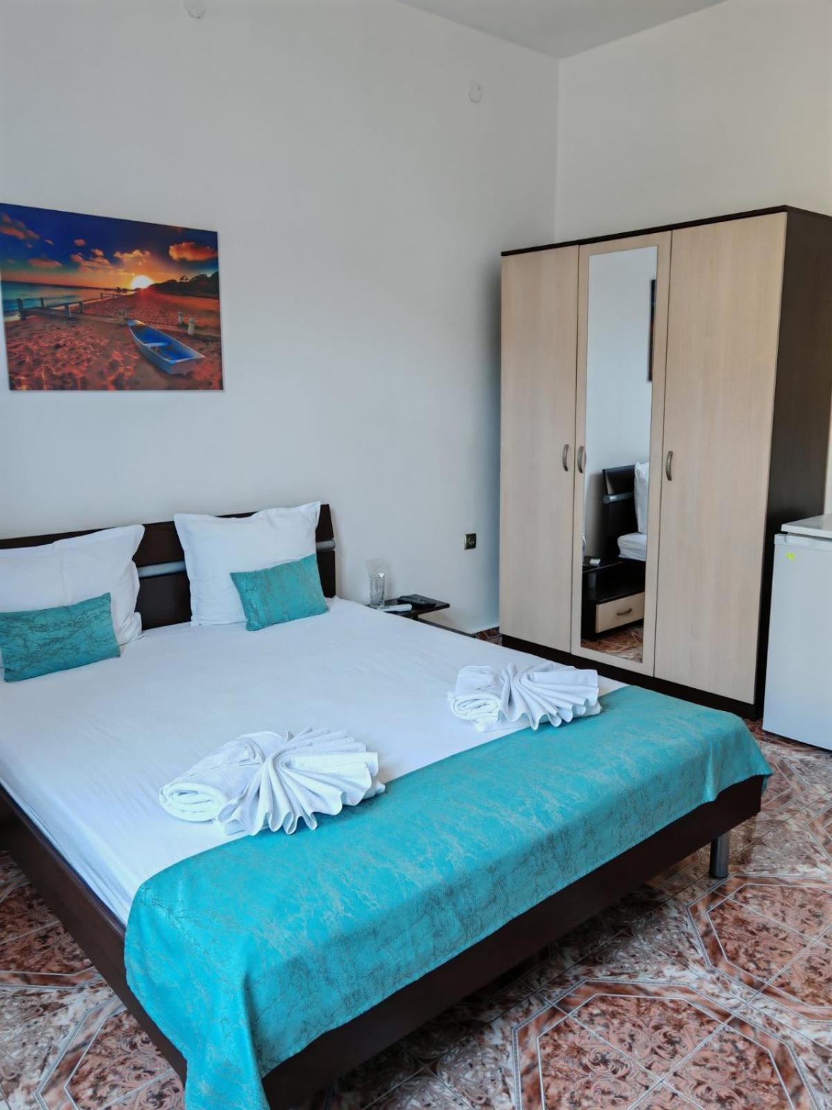 Къща За Гости Пиргос Burgas Ngoại thất bức ảnh